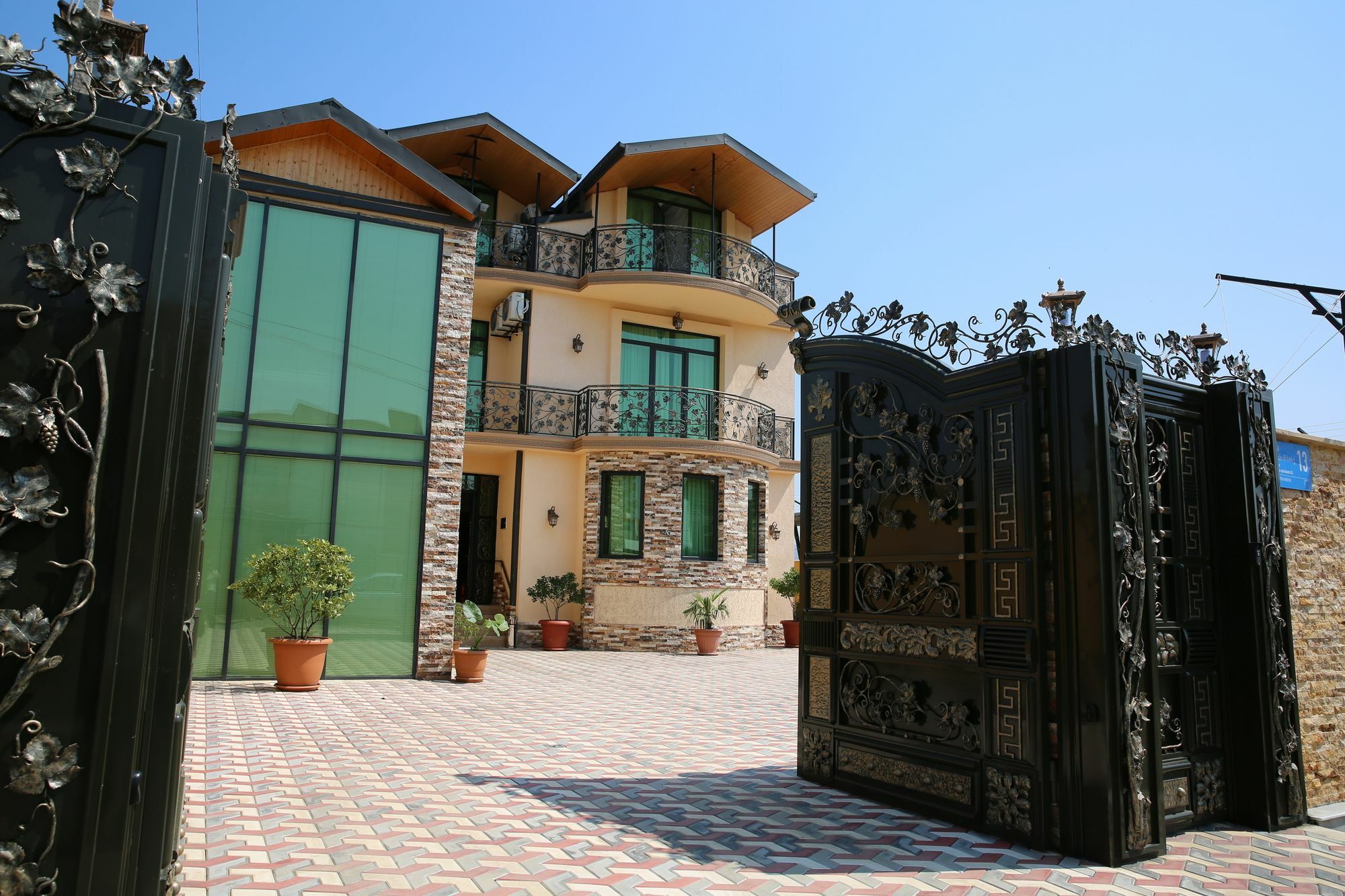 Gk Villa Тбилиси Екстериор снимка